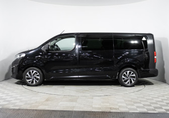 Подержанный автомобиль Peugeot Traveller 2018 года (8 фото)