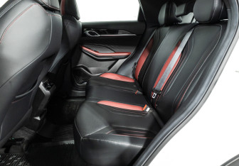 Подержанный автомобиль Geely Coolray 2024 года (10 фото)