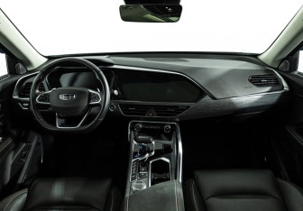 Подержанный автомобиль Geely Tugella 2021 года (13 фото)