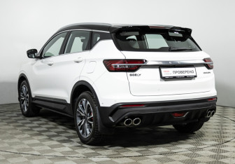Подержанный автомобиль Geely Coolray 2022 года (7 фото)