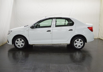 Подержанный автомобиль Renault Logan Sedan 2017 года (8 фото)