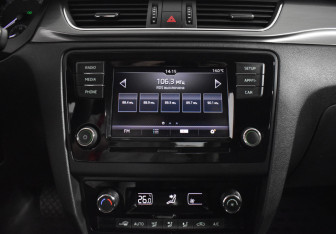 Подержанный автомобиль Skoda Rapid Liftback 2019 года (15 фото)