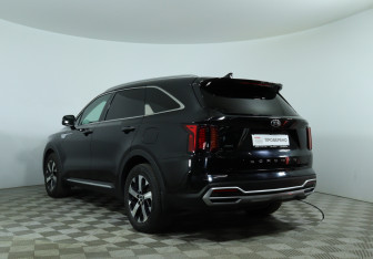 Подержанный автомобиль Kia Sorento 2021 года (7 фото)