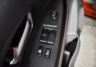 Подержанный автомобиль Suzuki SX4 Hatchback 2012 года (17 фото)