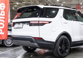 Подержанный автомобиль Land Rover Discovery 2019 года (11 фото)