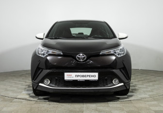 Подержанный автомобиль Toyota C-HR 2019 года (2 фото)