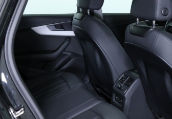 Подержанный автомобиль Audi A4 Sedan 2021 года (19 фото)