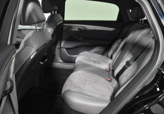 Подержанный автомобиль Voyah Passion 2023 года (11 фото)