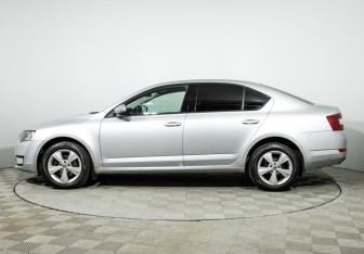 Подержанный автомобиль Skoda Octavia Liftback 2014 года (8 фото)