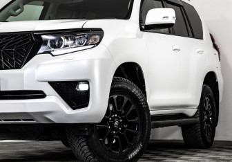 Подержанный автомобиль Toyota Land Cruiser Prado 2021 года (2 фото)
