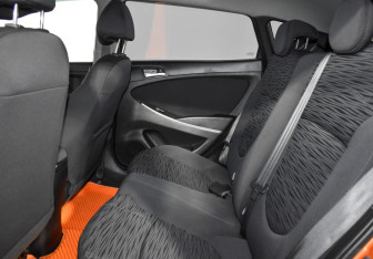 Подержанный автомобиль Hyundai Solaris Hatchback 2016 года (19 фото)