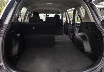 Подержанный автомобиль Toyota RAV4 2015 года (25 фото)