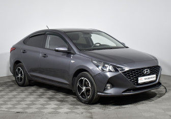 Подержанный автомобиль Hyundai Solaris Sedan 2021 года (3 фото)