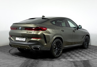 Подержанный автомобиль BMW X6 2020 года (5 фото)