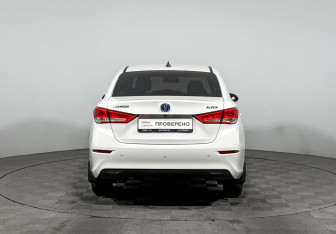 Подержанный автомобиль Changan Alsvin 2024 года (6 фото)