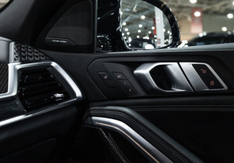 Подержанный автомобиль BMW X6 2023 года (28 фото)