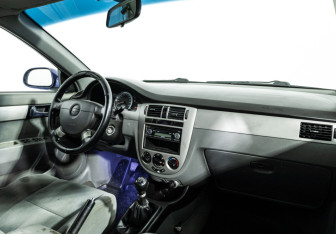 Подержанный автомобиль Chevrolet Lacetti Sedan 2006 года (9 фото)