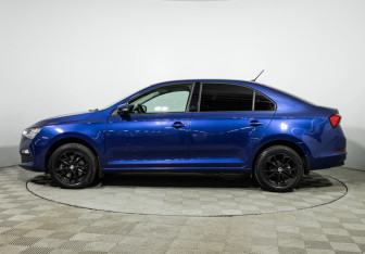 Подержанный автомобиль Skoda Rapid Liftback 2021 года (8 фото)