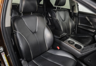 Подержанный автомобиль Toyota Venza 2014 года (21 фото)