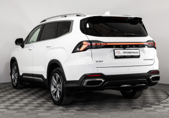 Подержанный автомобиль Geely Okavango 2024 года (8 фото)