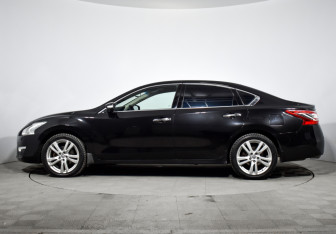 Подержанный автомобиль Nissan Teana 2014 года (8 фото)