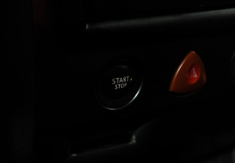 Подержанный автомобиль Renault Megane Sedan 2007 года (15 фото)