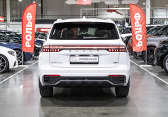 Подержанный автомобиль Geely Monjaro 2023 года (7 фото)