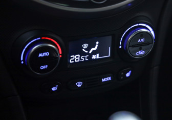 Подержанный автомобиль Hyundai Solaris Sedan 2014 года (16 фото)