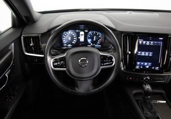 Подержанный автомобиль Volvo V90 Cross Country 2019 года (10 фото)