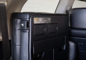 Подержанный автомобиль Toyota Land Cruiser Suv 2011 года (14 фото)