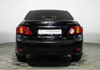 Подержанный автомобиль Toyota Corolla Sedan 2008 года (6 фото)
