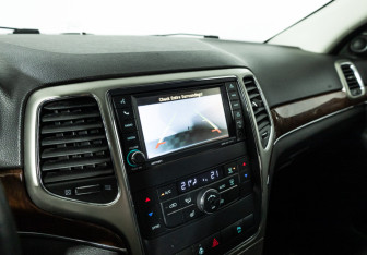 Подержанный автомобиль Jeep Grand Cherokee 2012 года (15 фото)