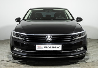 Подержанный автомобиль Volkswagen Passat Sedan 2017 года (2 фото)