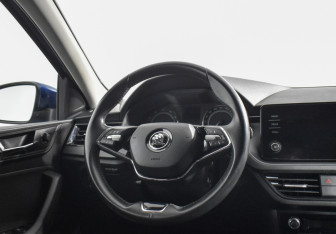 Подержанный автомобиль Skoda Rapid Liftback 2020 года (14 фото)