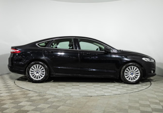 Подержанный автомобиль Ford Mondeo Sedan 2015 года (4 фото)