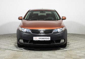 Подержанный автомобиль Kia Cerato Sedan 2011 года (2 фото)
