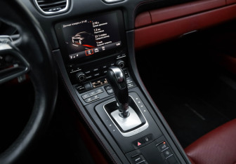 Подержанный автомобиль Porsche Cayman 2017 года (19 фото)