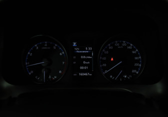 Подержанный автомобиль Toyota RAV4 2015 года (14 фото)