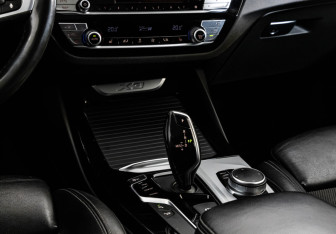 Подержанный автомобиль BMW X3 2019 года (14 фото)