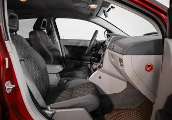 Подержанный автомобиль Dodge Caliber 2006 года (16 фото)