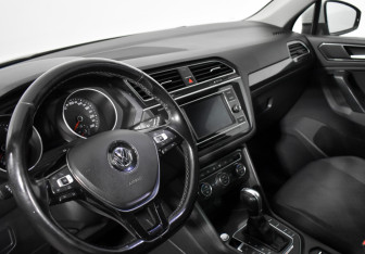 Подержанный автомобиль Volkswagen Tiguan 2017 года (9 фото)