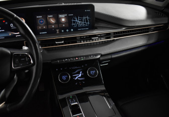 Подержанный автомобиль Exeed LX 2023 года (18 фото)