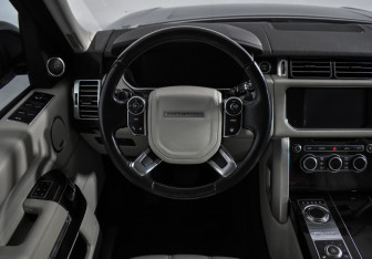 Подержанный автомобиль Land Rover Range Rover 2014 года (17 фото)