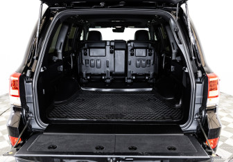 Подержанный автомобиль Toyota Land Cruiser Suv 2020 года (38 фото)