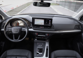 Подержанный автомобиль Audi Q5 2020 года (10 фото)