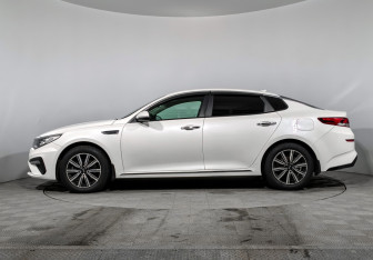 Подержанный автомобиль Kia Optima Sedan 2018 года (8 фото)