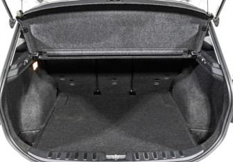 Подержанный автомобиль BMW X1 2013 года (16 фото)