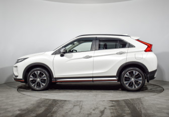 Подержанный автомобиль Mitsubishi Eclipse Cross 2019 года (8 фото)