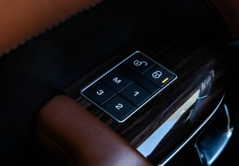 Подержанный автомобиль Land Rover Range Rover 2016 года (18 фото)