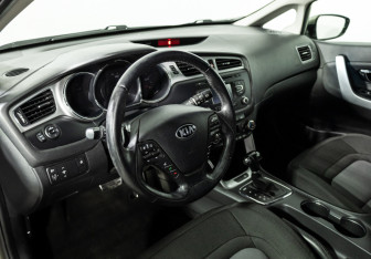 Подержанный автомобиль Kia Ceed Wagon 2014 года (11 фото)